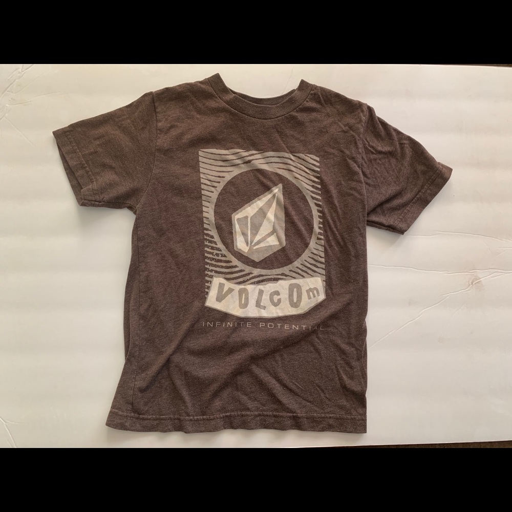 Boys Volcom tee size 6
